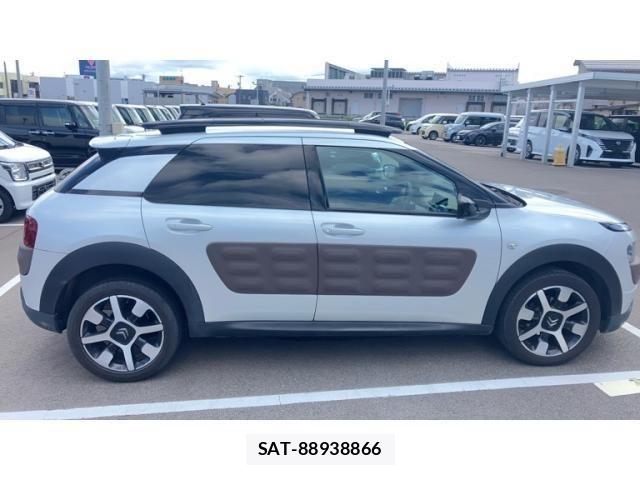 Citroen C4 2017-06 8335229-22