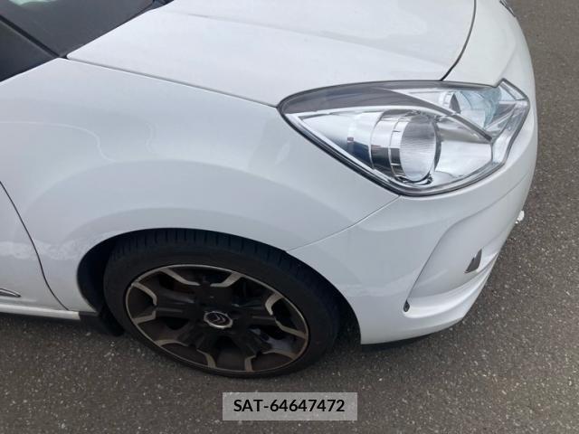 Citroen DS3 2013-08 8879102-2