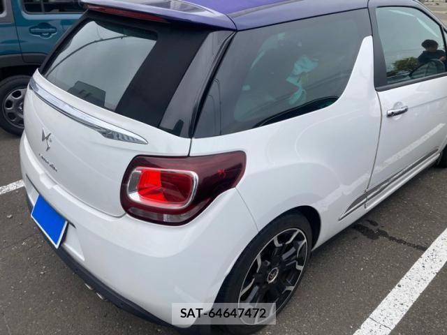 Citroen DS3 2013-08 8879102-4