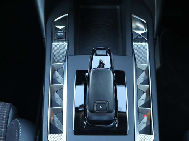 Citroen DS3 2024-06 4588932-15