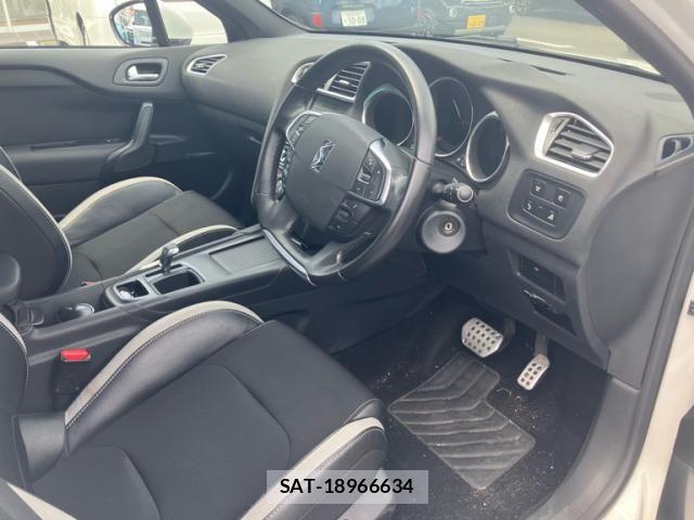 Citroen DS4 2012-03 8365141-11