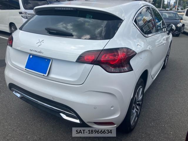 Citroen DS4 2012-03 8365141-5