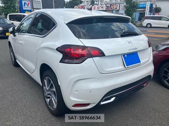 Citroen DS4 2012-03 8365141-6