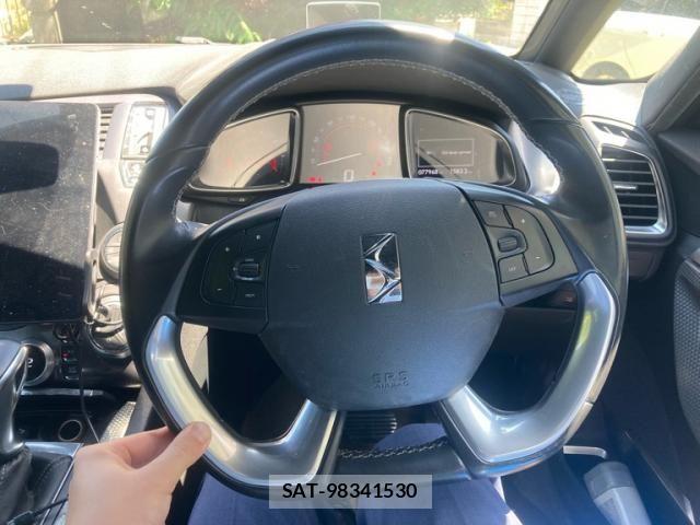 Citroen DS5 2014-09 7216115-8
