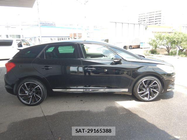 Citroen DS5 2014-09 7499908-10