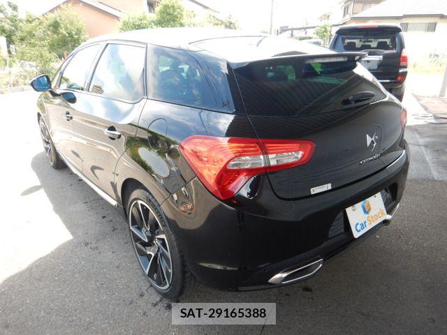 Citroen DS5 2014-09 7499908-11