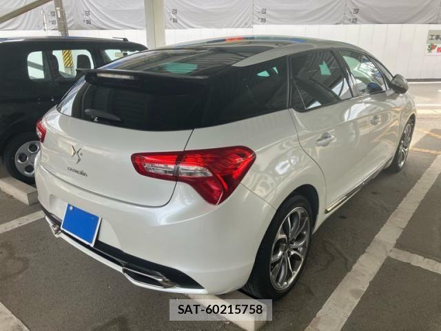 Citroen DS5 2012-09 8658416-2