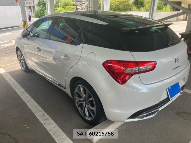 Citroen DS5 2012-09 8658416-3