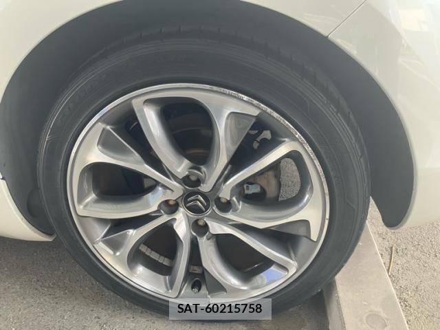 Citroen DS5 2012-09 8658416-7