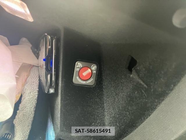Citroen DS7 2019-03 8685296-22