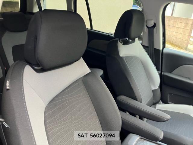 Citroen C4 PICASSO 2015-09 8411642-12