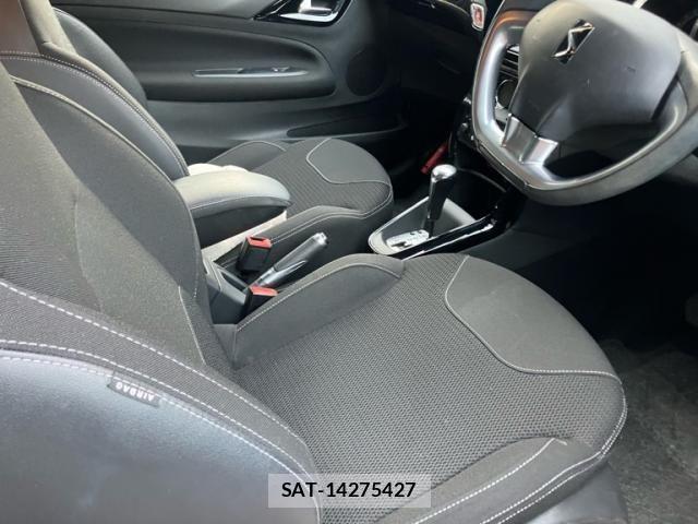 Citroen DS3 2013-09 3766441-11