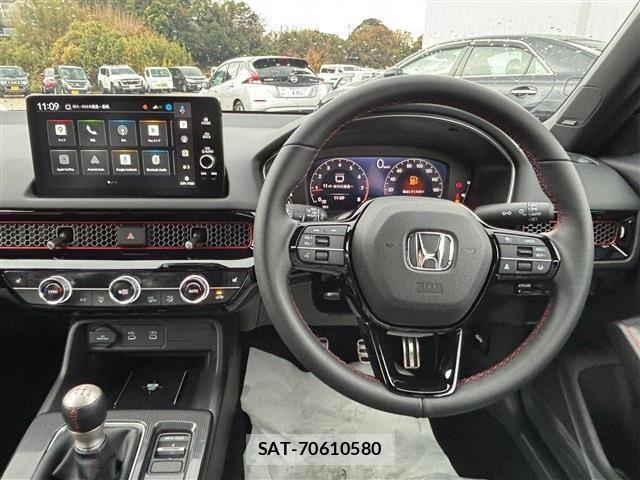 Honda CIVIC 2025-01 1411717-18