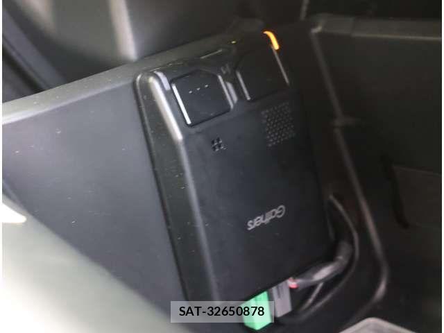 Honda CIVIC 2020-05 1411710-11