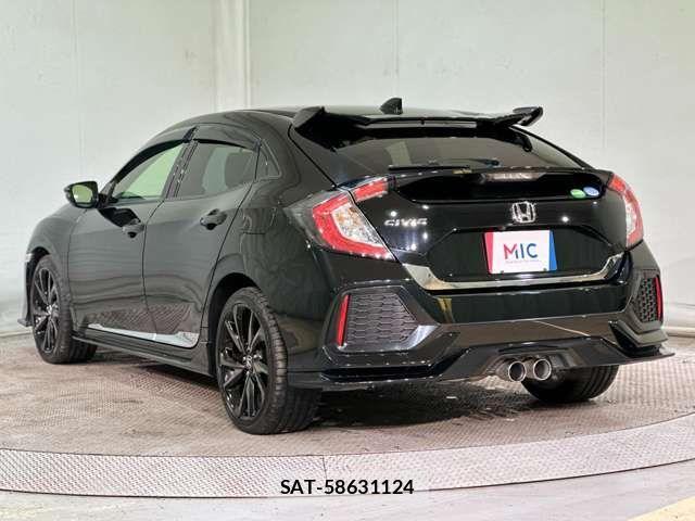 Honda CIVIC 2018-11 3064425-6