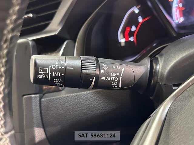 Honda CIVIC 2018-11 3064425-12