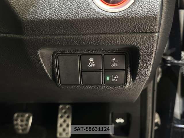 Honda CIVIC 2018-11 3064425-15