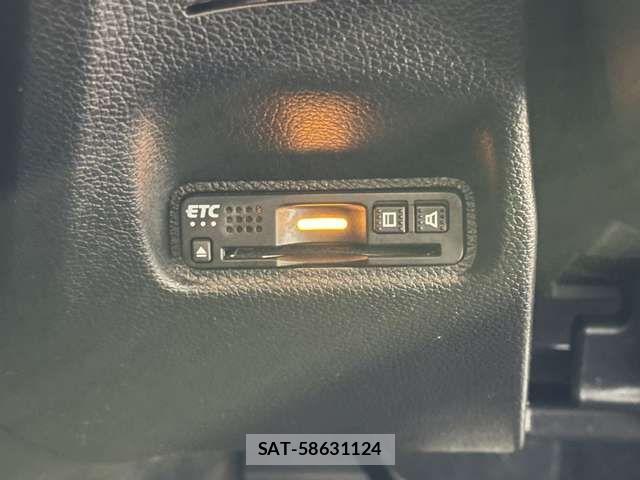 Honda CIVIC 2018-11 3064425-16