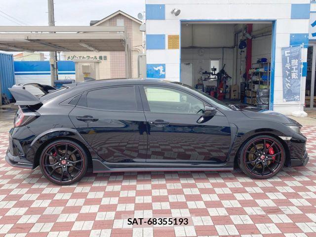 Honda CIVIC 2018-10 4934309-17