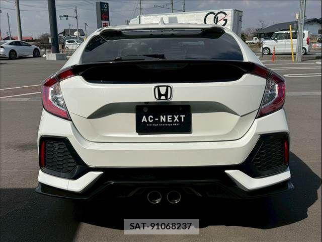 Honda CIVIC 2019-09 5862290-16