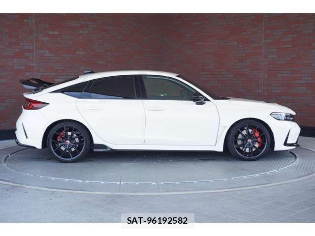 Honda CIVIC 2023-10 5862196-1