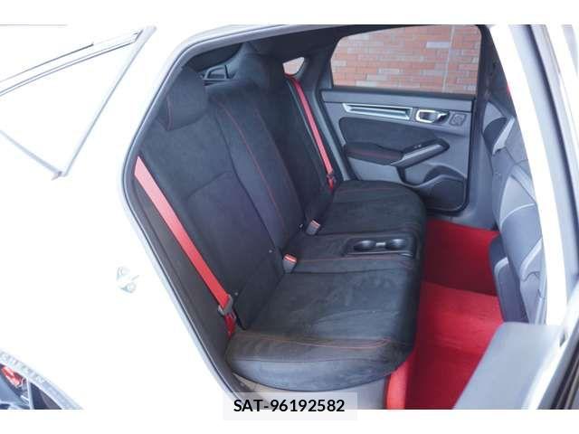 Honda CIVIC 2023-10 5862196-6