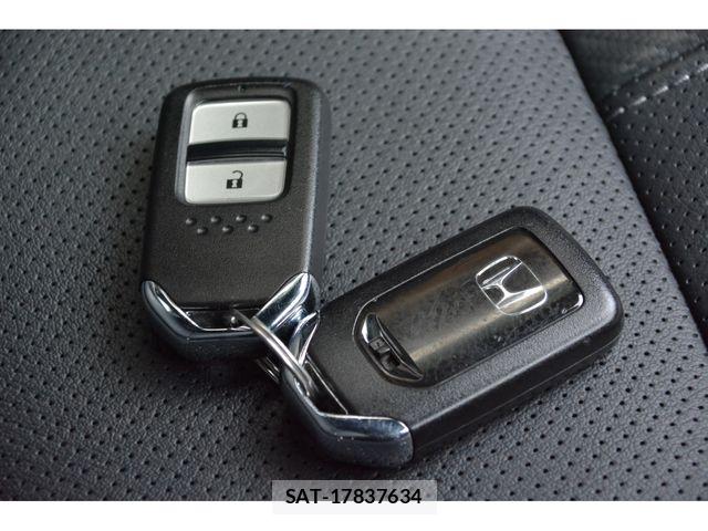 Honda CIVIC 2018-01 5862300-12
