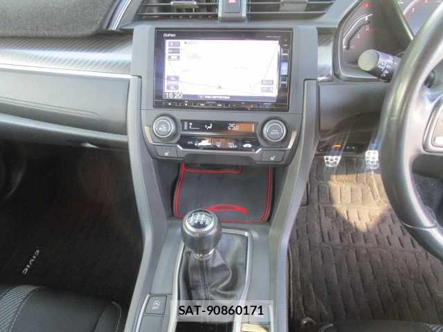 Honda CIVIC 2018-08 6242806-18