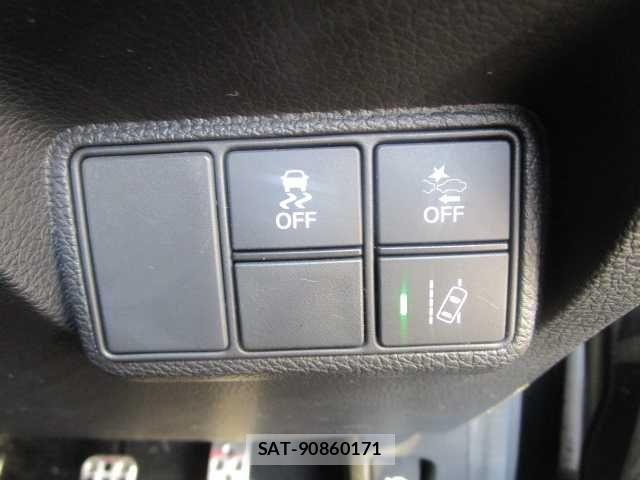 Honda CIVIC 2018-08 6242806-27