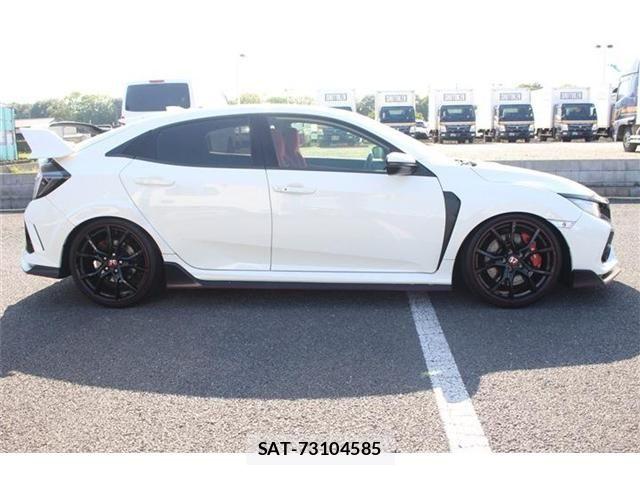 Honda CIVIC 2017-09 6263458-13