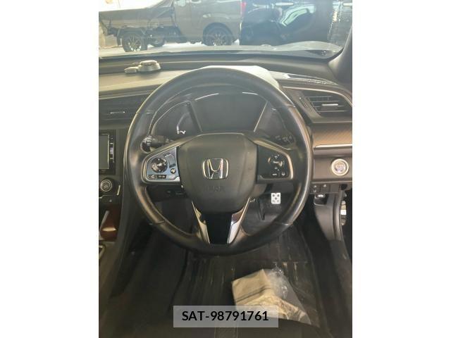 Honda CIVIC 2019-06 6544452-16