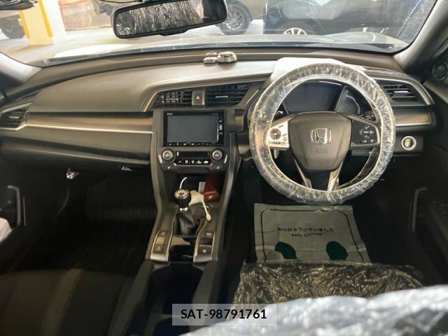 Honda CIVIC 2019-06 6544452-20