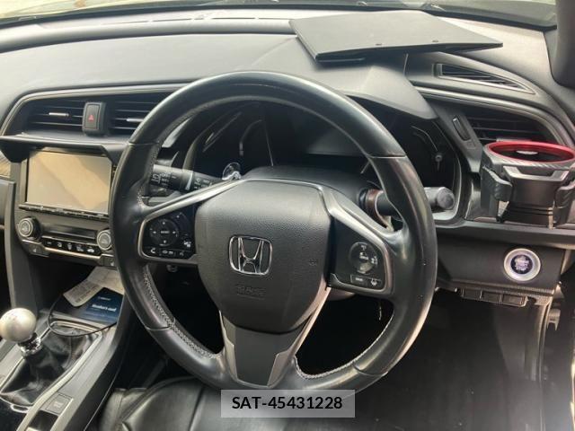 Honda CIVIC 2018-09 6670845-14