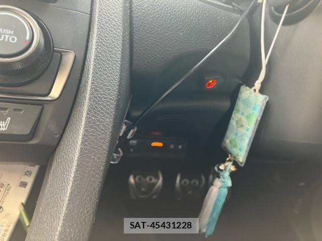 Honda CIVIC 2018-09 6670845-17