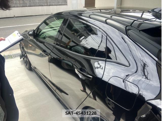 Honda CIVIC 2018-09 6670845-5