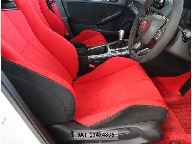 Honda CIVIC 2025-05 6670843-12