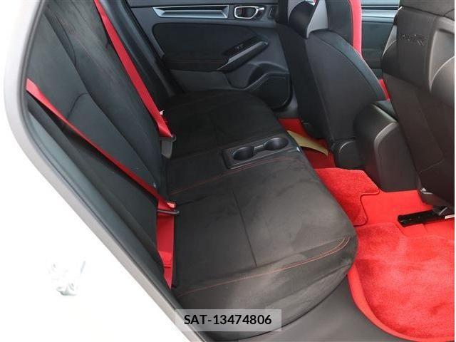 Honda CIVIC 2025-05 6670843-13