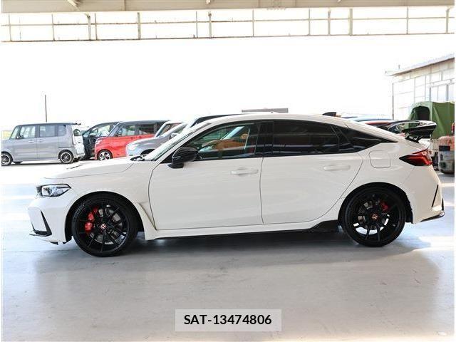 Honda CIVIC 2025-05 6670843-23