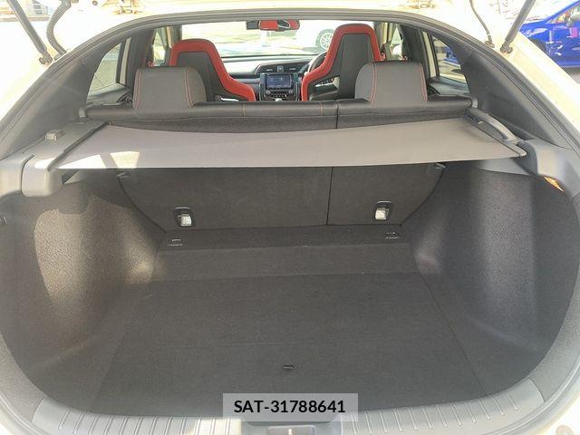 Honda CIVIC 2018-10 6675372-19