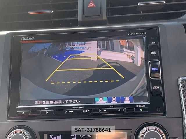Honda CIVIC 2018-10 6675372-4