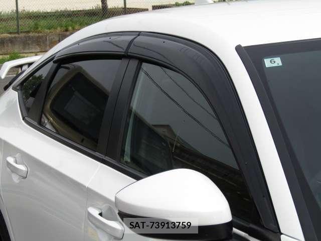 Honda CIVIC 2022-08 6675376-23