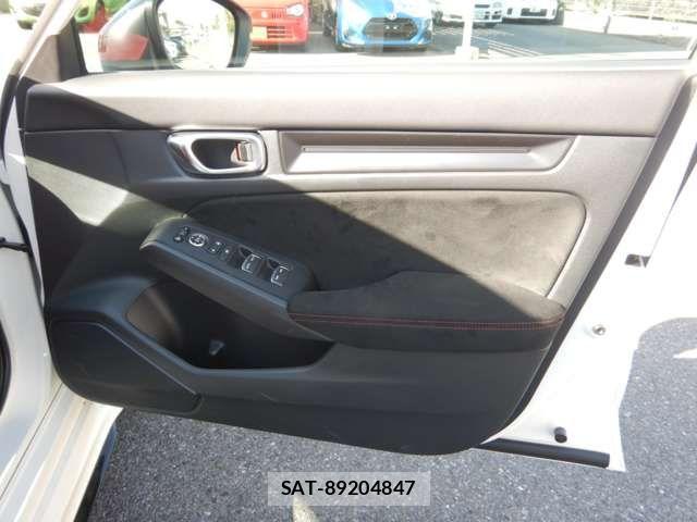 Honda CIVIC 2024-08 6690947-16