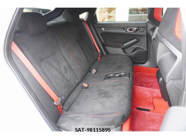 Honda CIVIC 2023-08 6690946-11