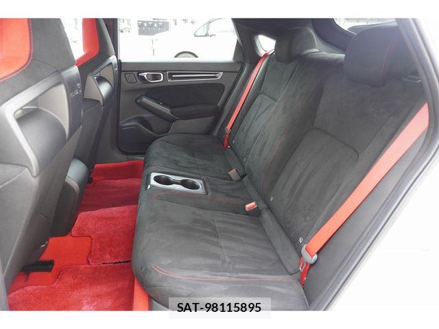 Honda CIVIC 2023-08 6690946-12