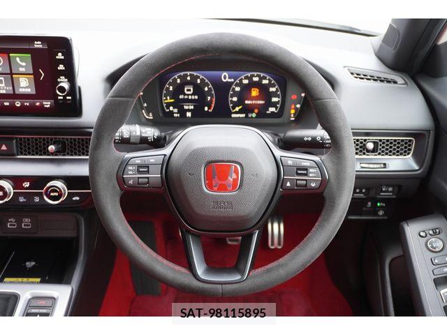 Honda CIVIC 2023-08 6690946-16