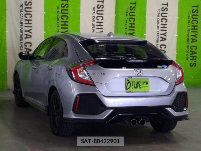 Honda CIVIC 2018-05 6814210-11