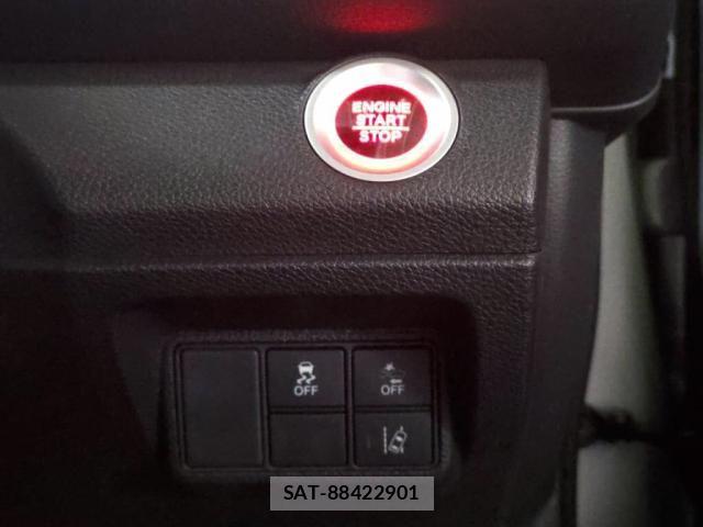 Honda CIVIC 2018-05 6814210-14