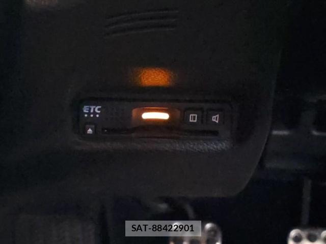 Honda CIVIC 2018-05 6814210-15