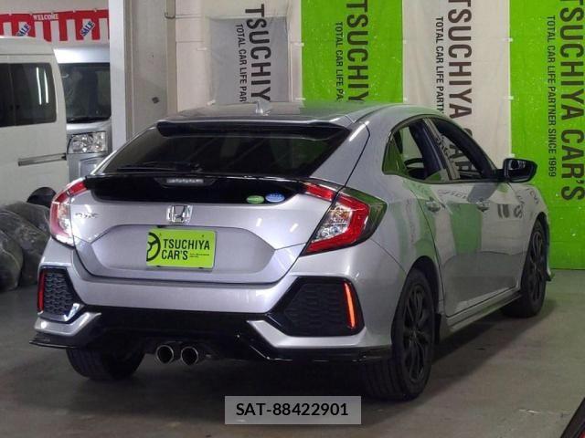 Honda CIVIC 2018-05 6814210-1