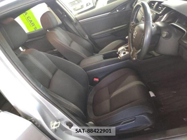 Honda CIVIC 2018-05 6814210-21